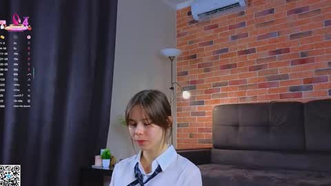 Kira online show from September 2025 05:45:01 PM