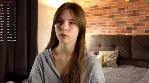 Kira online show from October 2025 06:16:01 PM