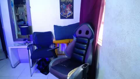 Snapshot of diabla_sexyboobs chatting on December 2025 07:18:01 PM D I A B L A online show from December 2025 07:18:01 PM