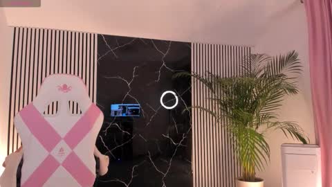 Thea online show from October 2025 04:07:02 PM