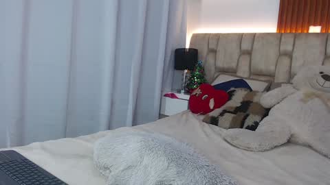 diamond_canela online show from December 2024 04:34:02 AM