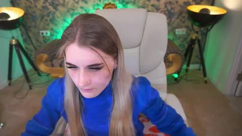 DiamondNina online show from April 2026 07:06:01 PM