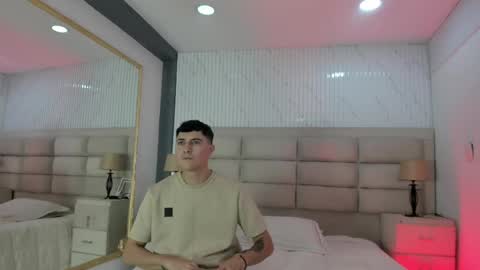 diamondss_1 online show from May 2026 10:07:01 PM