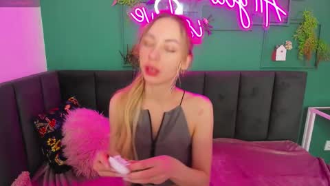 Diana  online show from January 2026 02:38:01 AM