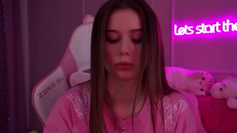 Diana online show from February 2025 10:59:02 PM