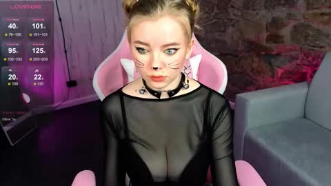 Snapshot of dianadanian chatting on January 2026 01:32:01 AM Diana online show from January 2026 01:32:01 AM