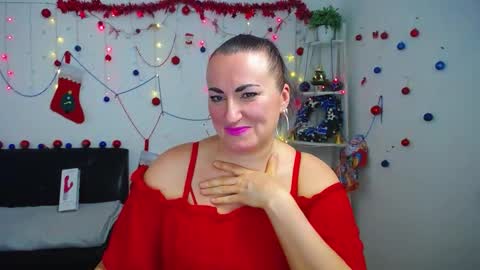 Diana online show from December 2025 07:00:01 PM