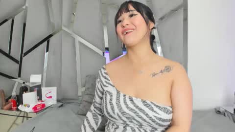 dianarous online show from November 2025 04:12:01 AM