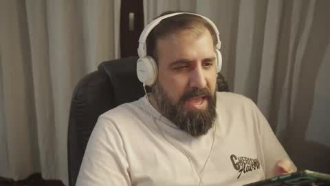 Snapshot of dicristalino chatting on May 2026 10:37:02 PM Cristian Dipolino online show from May 2026 10:37:02 PM
