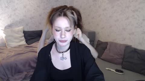 Hi im Alice 3 Im usualy online 03-10 or 17-21 UTC0 online show from February 2026 10:03:01 PM