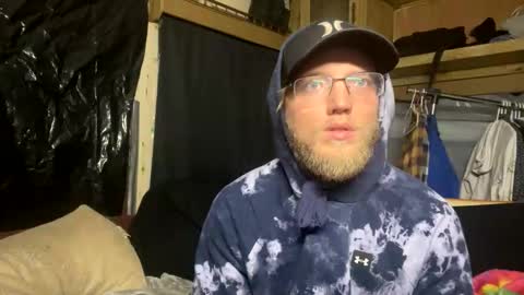 Snapshot of dilf_96 chatting on January 2026 08:50:02 AM Daddy online show from January 2026 08:50:02 AM