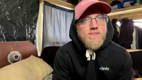 Snapshot of dilf_96 chatting on January 2026 06:46:02 PM Daddy online show from January 2026 06:46:02 PM