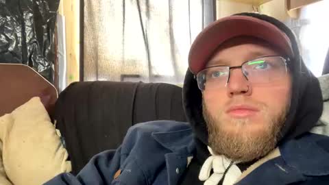 Snapshot of dilf_96 chatting on January 2026 03:05:01 PM Daddy online show from January 2026 03:05:01 PM