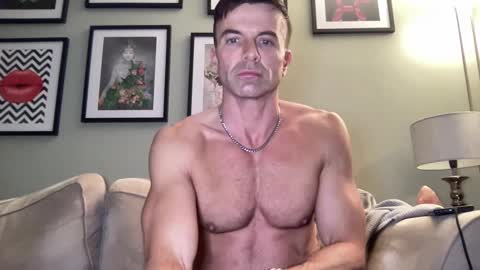 Snapshot of dillonwilde chatting on January 2025 08:07:01 PM Dillon online show from January 2025 08:07:01 PM