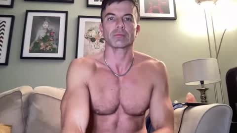 Snapshot of dillonwilde chatting on February 2025 08:28:01 PM Dillon online show from February 2025 08:28:01 PM