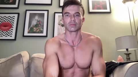 Snapshot of dillonwilde chatting on February 2025 08:31:01 PM Dillon online show from February 2025 08:31:01 PM