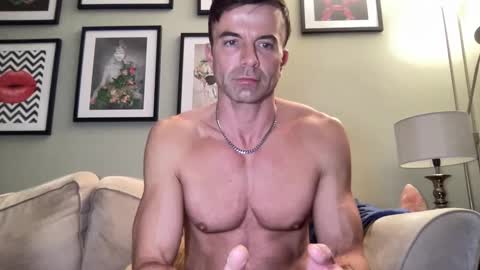 Snapshot of dillonwilde chatting on February 2025 08:42:01 PM Dillon online show from February 2025 08:42:01 PM