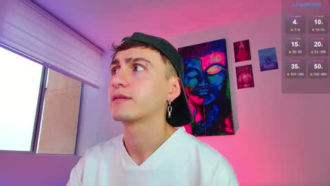 Julian Independent Model online show from November 2025 10:20:02 PM