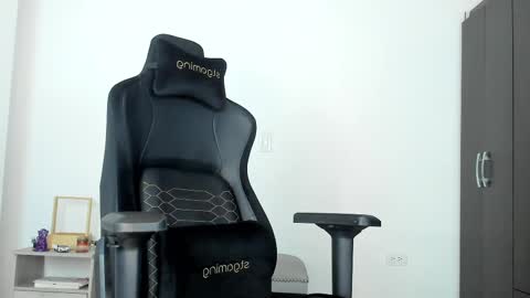 Snapshot of dimitricaruso chatting on February 2025 12:43:01 AM dimitricaruso online show from February 2025 12:43:01 AM