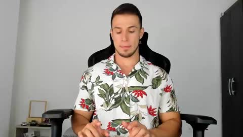 Snapshot of dimitricaruso chatting on March 2025 05:00:02 AM dimitricaruso online show from March 2025 05:00:02 AM