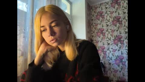dinorahmroczkowski online show from September 2025 07:57:02 AM