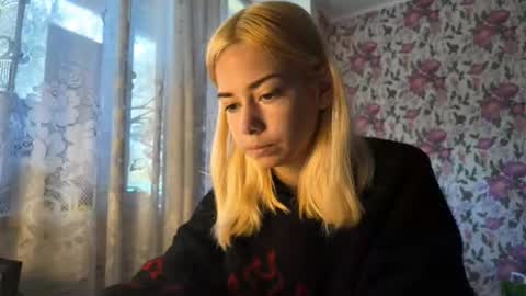 dinorahmroczkowski online show from September 2025 06:18:01 AM