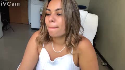 diosadeluniverso_ online show from October 2025 09:27:01 PM