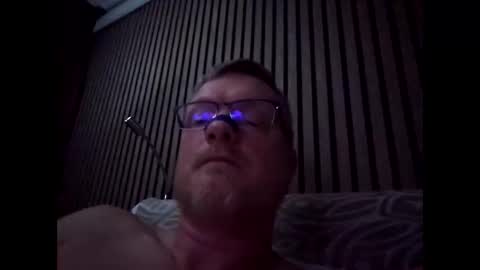 dirkkie1975 online show from April 2026 10:18:01 PM