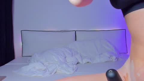 Hailey online show from January 2025 06:54:01 PM