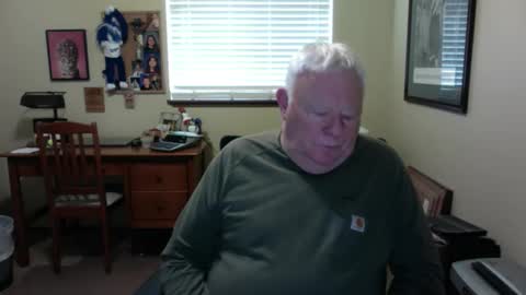 Snapshot of dirtrider195080438 chatting on April 2026 08:13:02 PM dirtrider195080438 online show from April 2026 08:13:02 PM