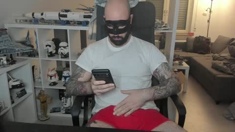 Snapshot of dirtybalws chatting on December 2024 07:21:01 PM Robert online show from December 2024 07:21:01 PM