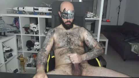 Snapshot of dirtybalws chatting on October 2025 05:02:02 PM Robert online show from October 2025 05:02:02 PM