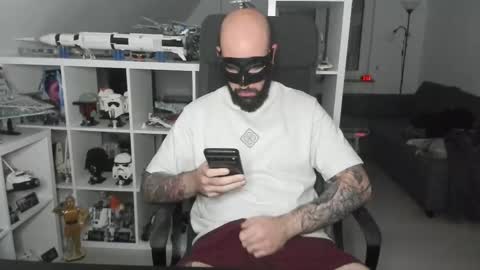 Snapshot of dirtybalws chatting on November 2025 12:02:01 AM Robert online show from November 2025 12:02:01 AM