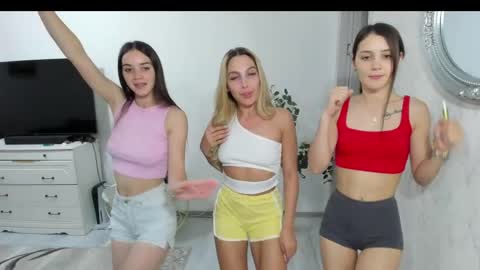 Gyna    Josie    online show from June 2026 11:49:02 PM