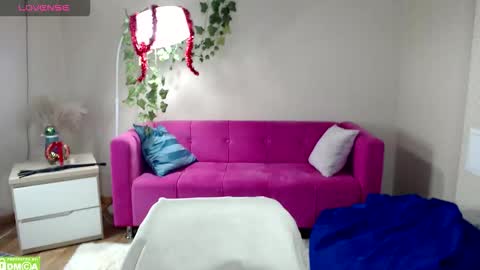 Snapshot of dirtymilf_700 chatting on January 2026 11:18:01 PM Katie online show from January 2026 11:18:01 PM