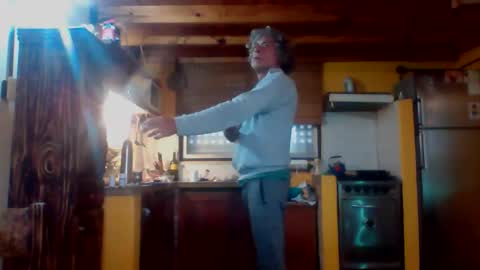 discretopasivo online show from April 2026 06:05:01 PM