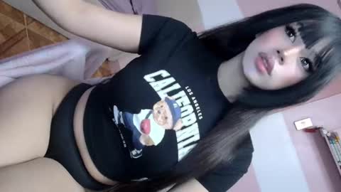 Snapshot of disneycum69_bella chatting on February 2026 02:28:02 AM disneycum69_bella online show from February 2026 02:28:02 AM