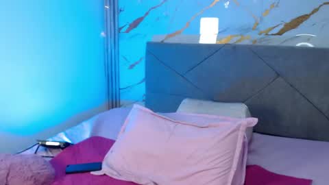 disyamil_pineda online show from April 2026 05:11:01 AM