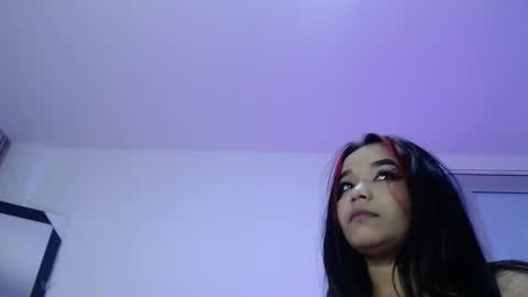 disyamil_pineda online show from May 2026 02:51:01 AM