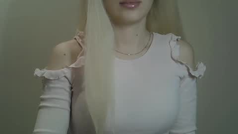 DitaMilton online show from January 2025 01:23:02 PM