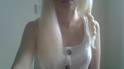 DitaMilton online show from September 2025 10:26:02 AM