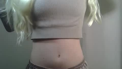 DitaMilton online show from November 2025 08:00:01 PM