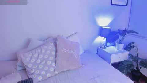 Lizz online show from December 2025 12:11:02 PM