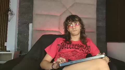 Snapshot of divine____ chatting on July 2026 07:38:01 PM DIVINE online show from July 2026 07:38:01 PM