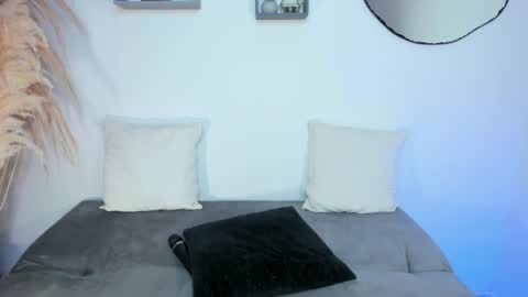 Snapshot of divine_amy chatting on February 2025 07:27:02 PM Amy online show from February 2025 07:27:02 PM