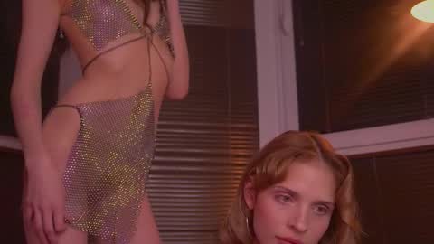 Snapshot of divine_lights chatting on October 2025 10:34:02 PM Eva and Lucia online show from October 2025 10:34:02 PM