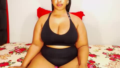 divinebooty93 online show from November 2025 04:45:01 AM