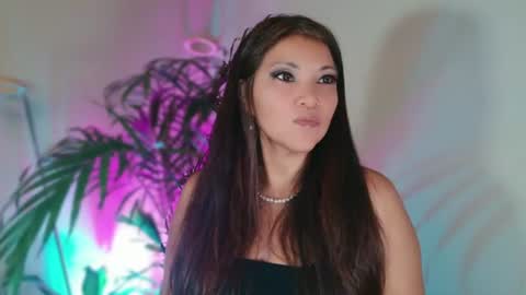 Snapshot of divinelynn chatting on July 2026 01:57:01 PM DivineLynn online show from July 2026 01:57:01 PM
