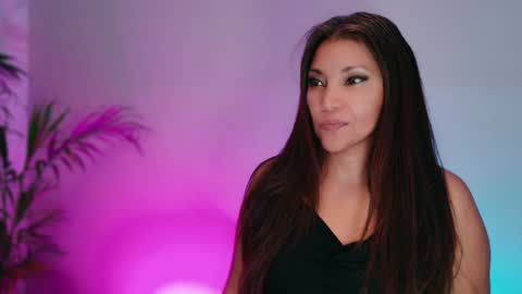 Snapshot of divinelynn chatting on July 2026 04:58:02 PM DivineLynn online show from July 2026 04:58:02 PM