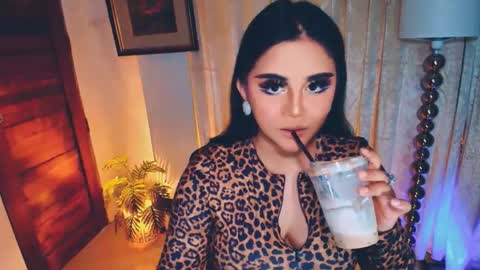 Snapshot of divorced_ms_valeria chatting on March 2026 08:38:01 AM Vally online show from March 2026 08:38:01 AM